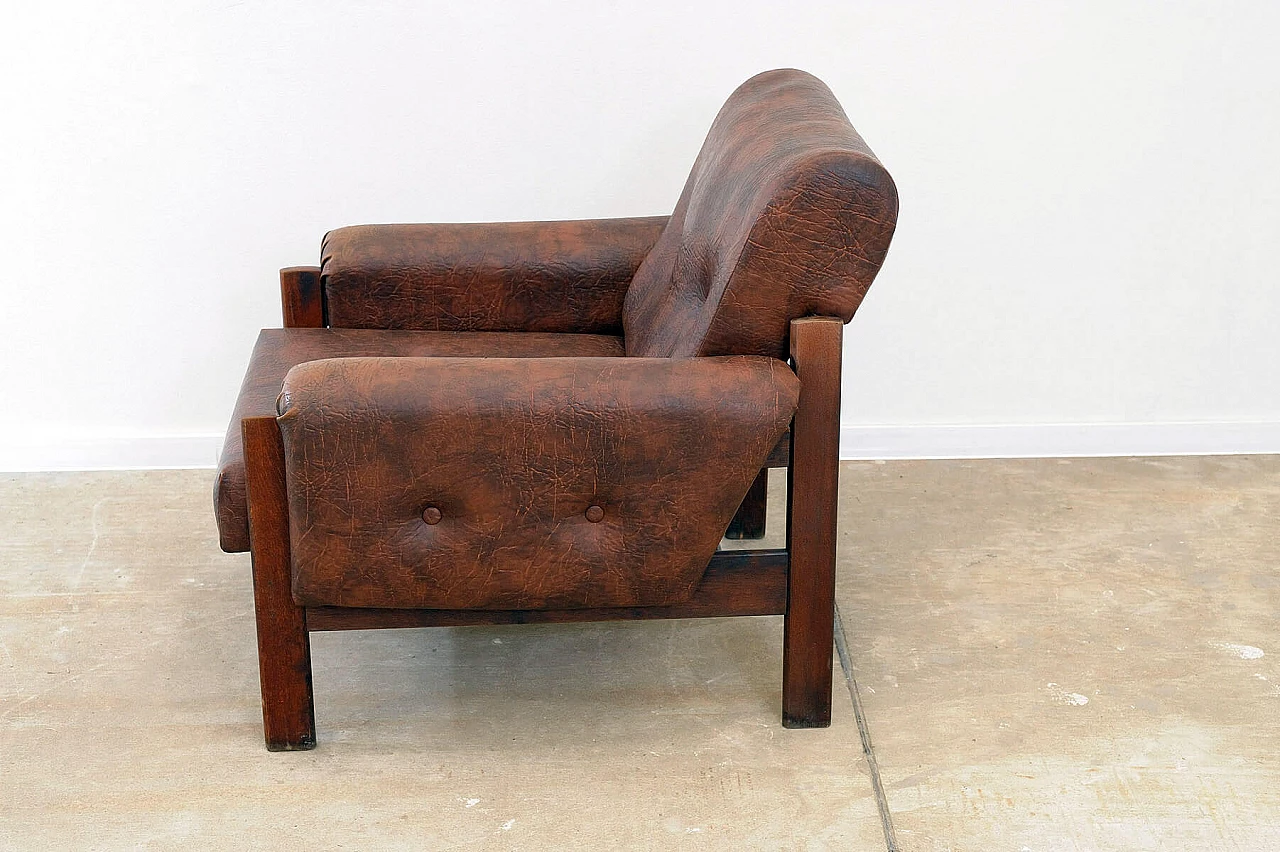 Coppia di poltrone e divano cecoslovacchi in similpelle marrone, anni '70 23