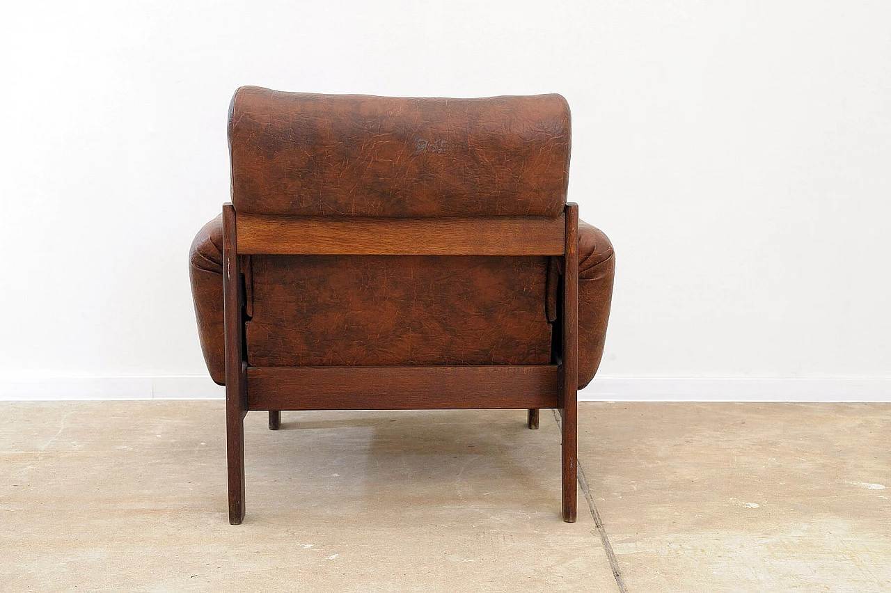 Coppia di poltrone e divano cecoslovacchi in similpelle marrone, anni '70 27