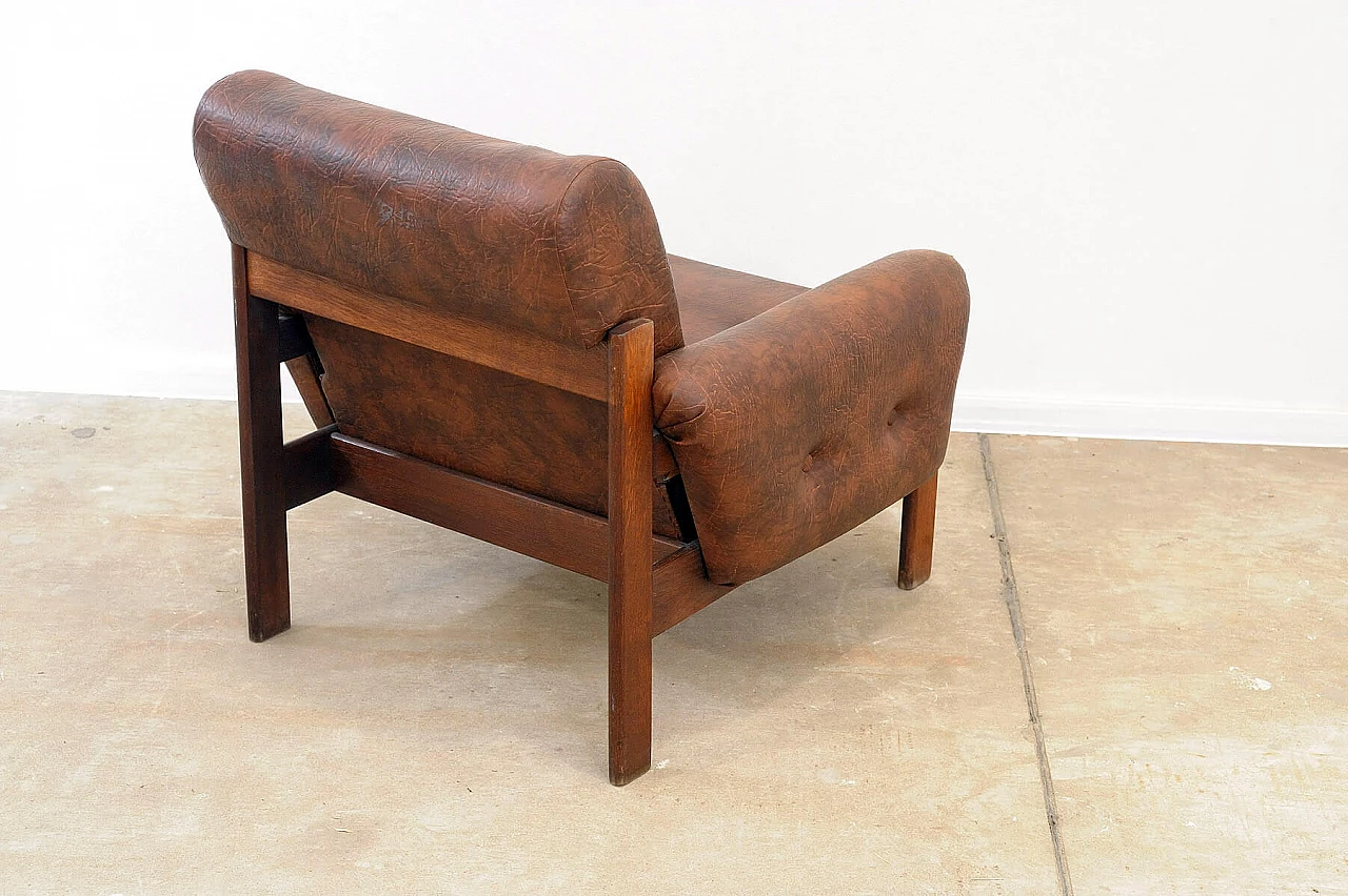 Coppia di poltrone e divano cecoslovacchi in similpelle marrone, anni '70 28