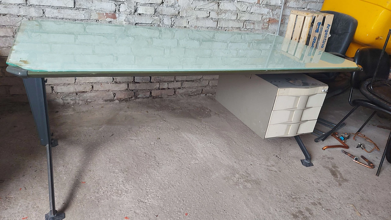 Scrivania pieghevole con tre cassetti di Olivetti, anni '70 3