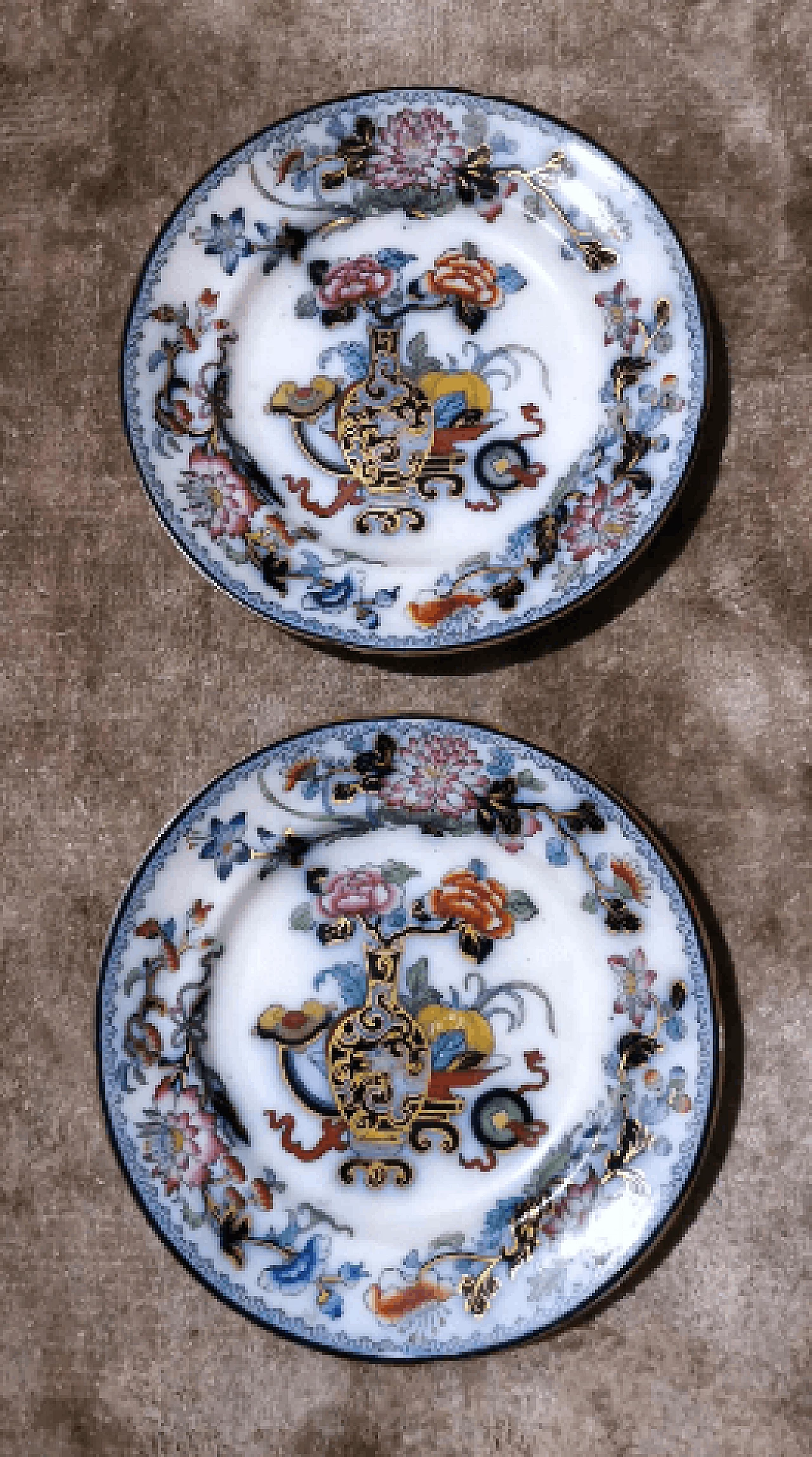 Pair of semi-porcelain Noma 4317 plates by Ridgway, mid-19th century 2
