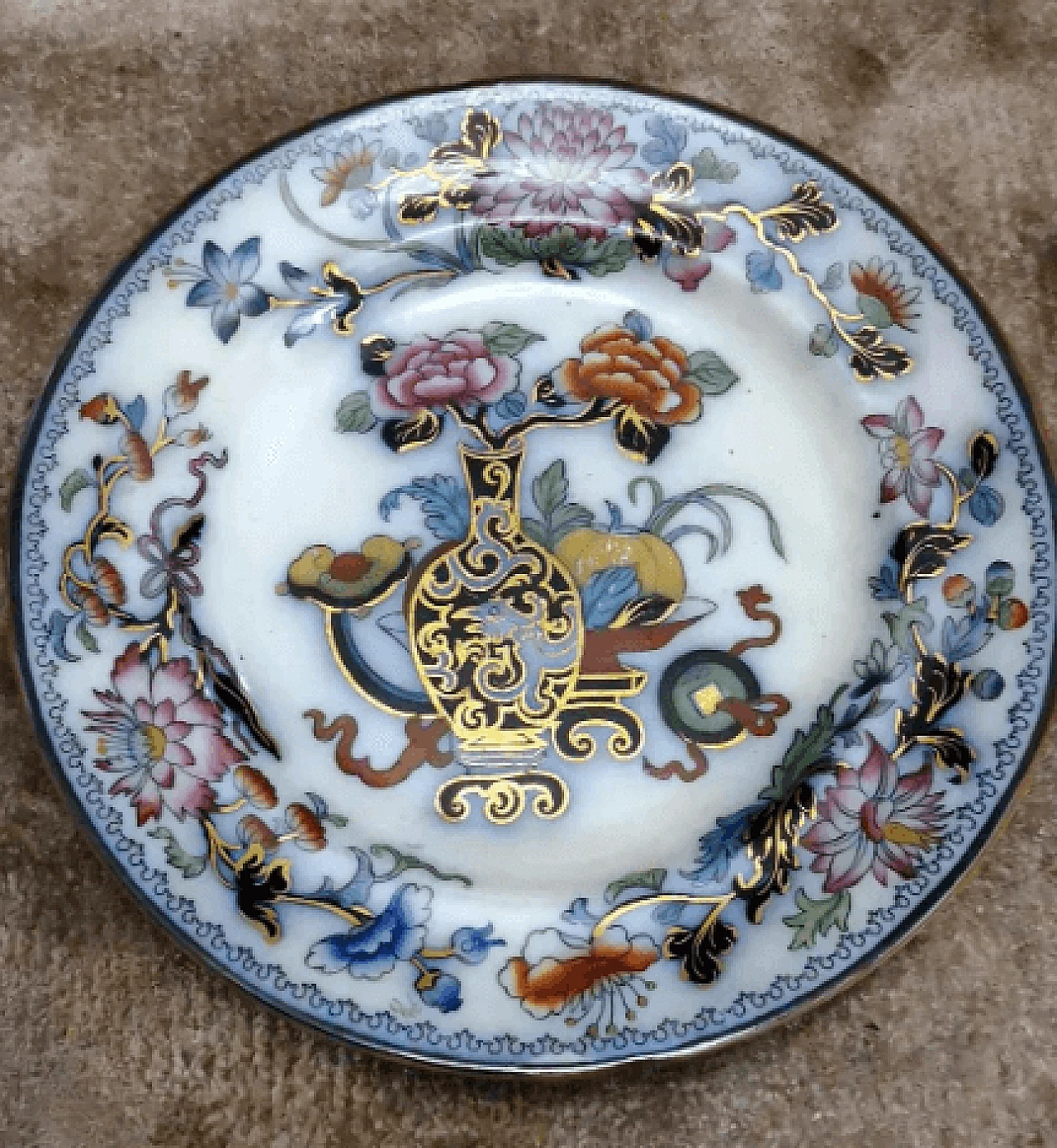 Pair of semi-porcelain Noma 4317 plates by Ridgway, mid-19th century 3