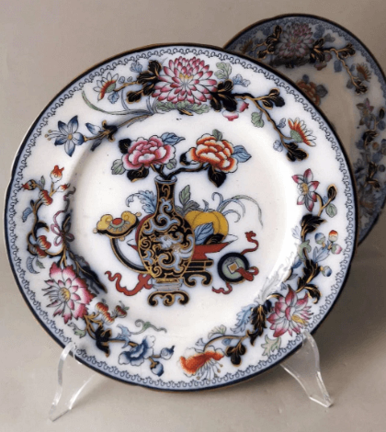Pair of semi-porcelain Noma 4317 plates by Ridgway, mid-19th century 14
