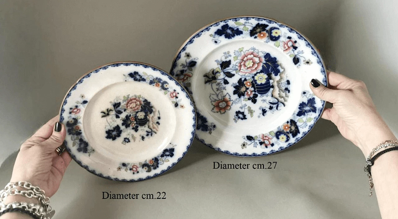 4 Victorian ceramic plates with Royal Arms mark, mid-19th century 17