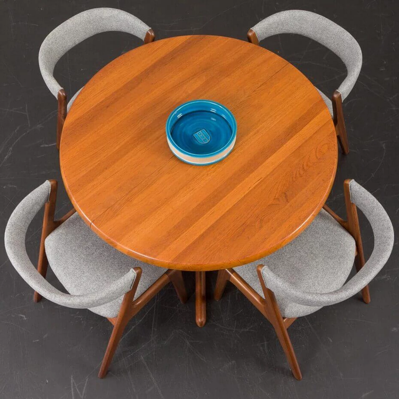 Extendable round table with solid teak base, 1960s 3