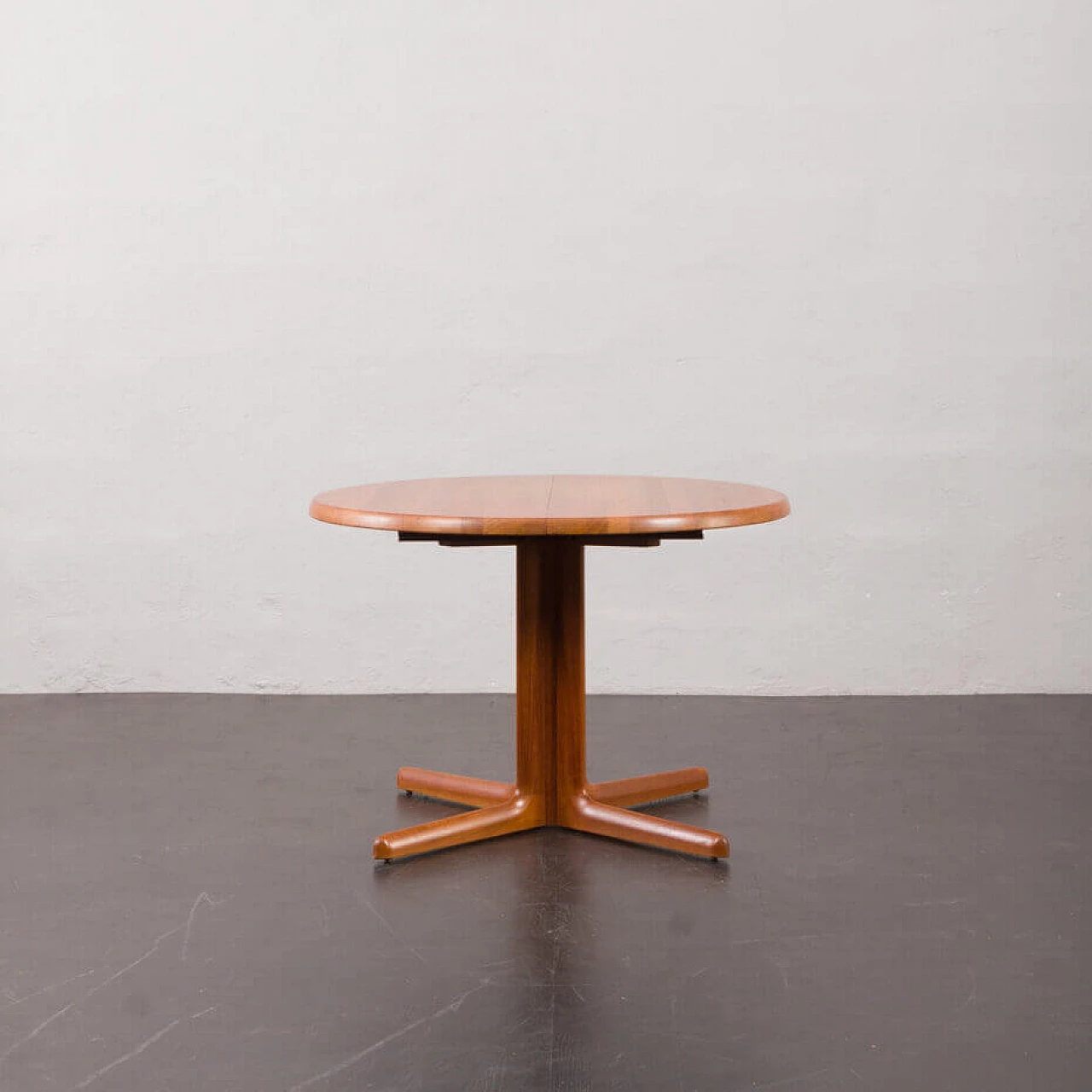 Extendable round table with solid teak base, 1960s 5