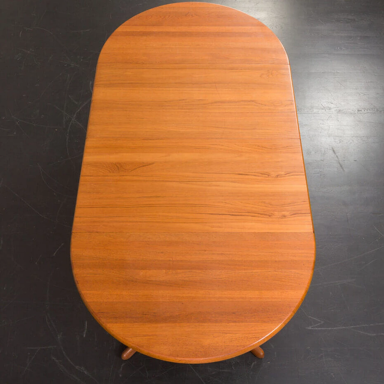 Extendable round table with solid teak base, 1960s 10