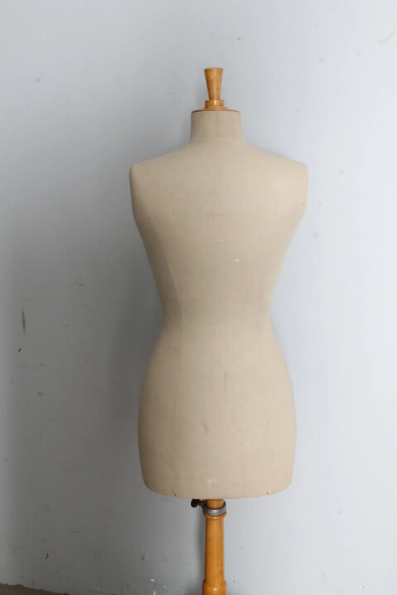 Female mannequin for tailor, 1950s 12