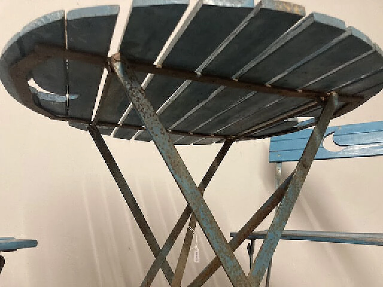 Light blue lacquered garden folding side table and pair of chairs, 1950s 4