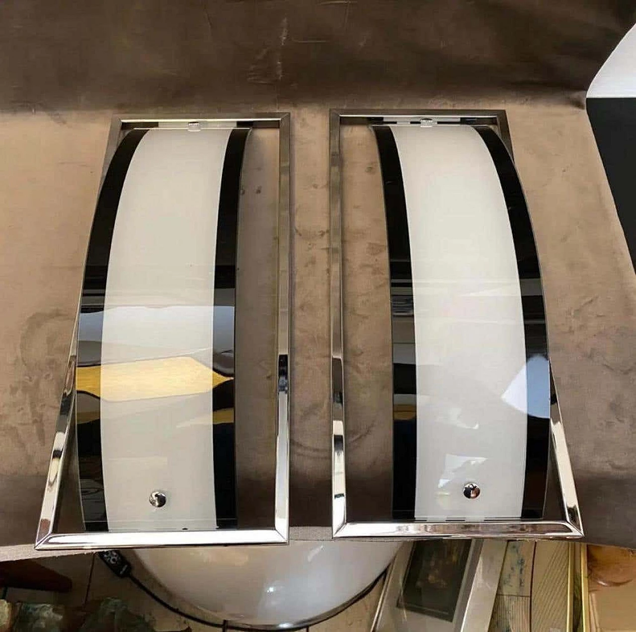 Coppia di lampade da parete rettangolari in vetro e metallo cromato, anni '80 2