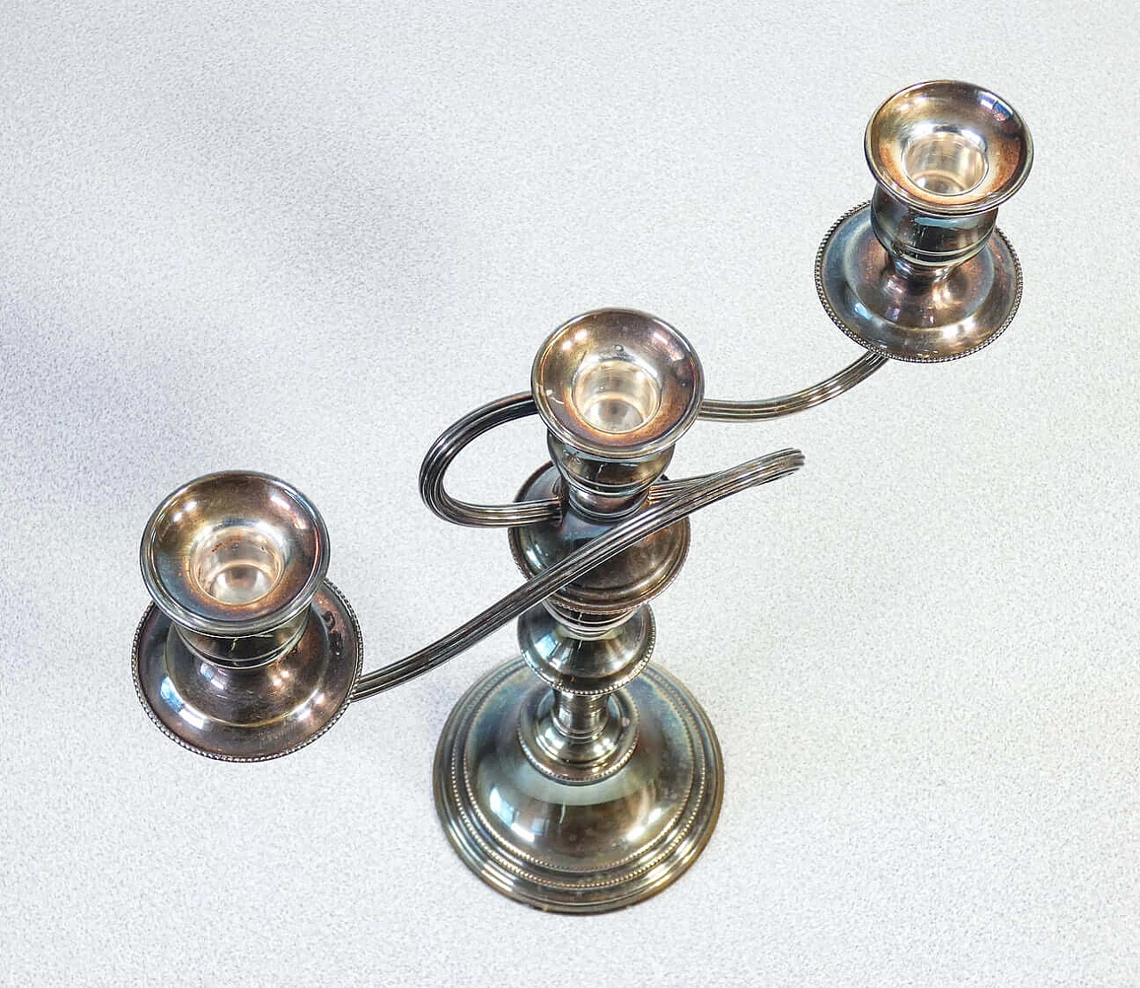 Pair of Old Sheffield three-light candelabra in silver plate, early 20th century 5