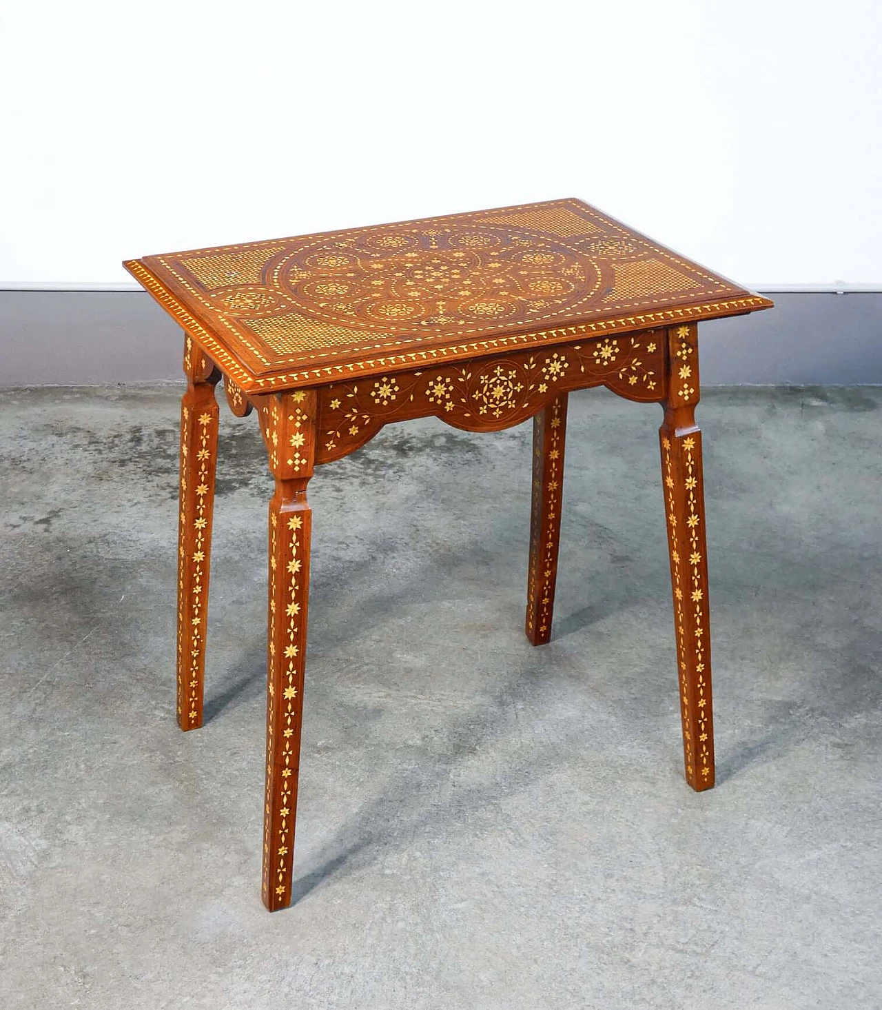 Carthusian-inlaid wooden coffee table in the style of Adriano Brambilla, late 19th century 2