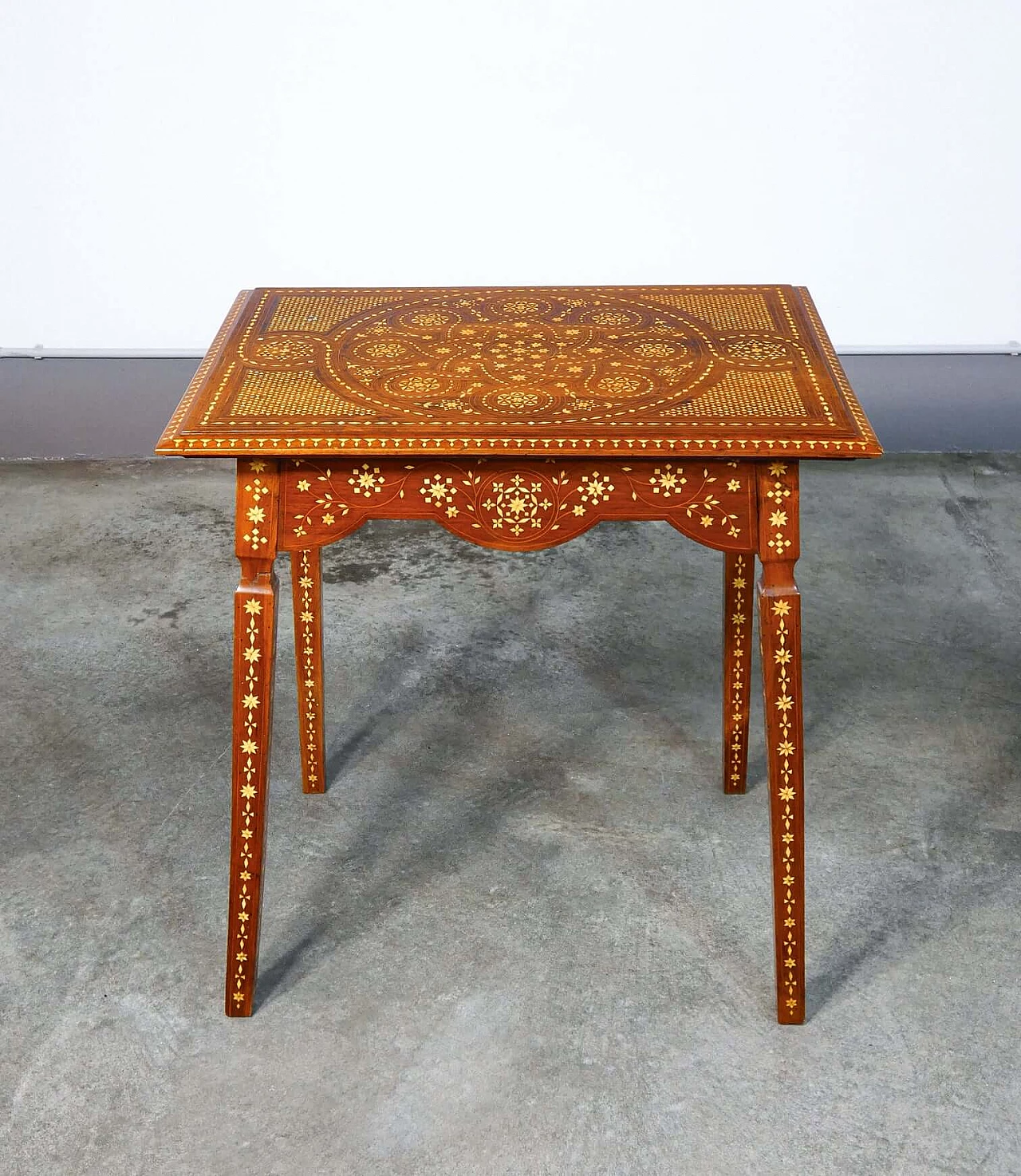 Carthusian-inlaid wooden coffee table in the style of Adriano Brambilla, late 19th century 5