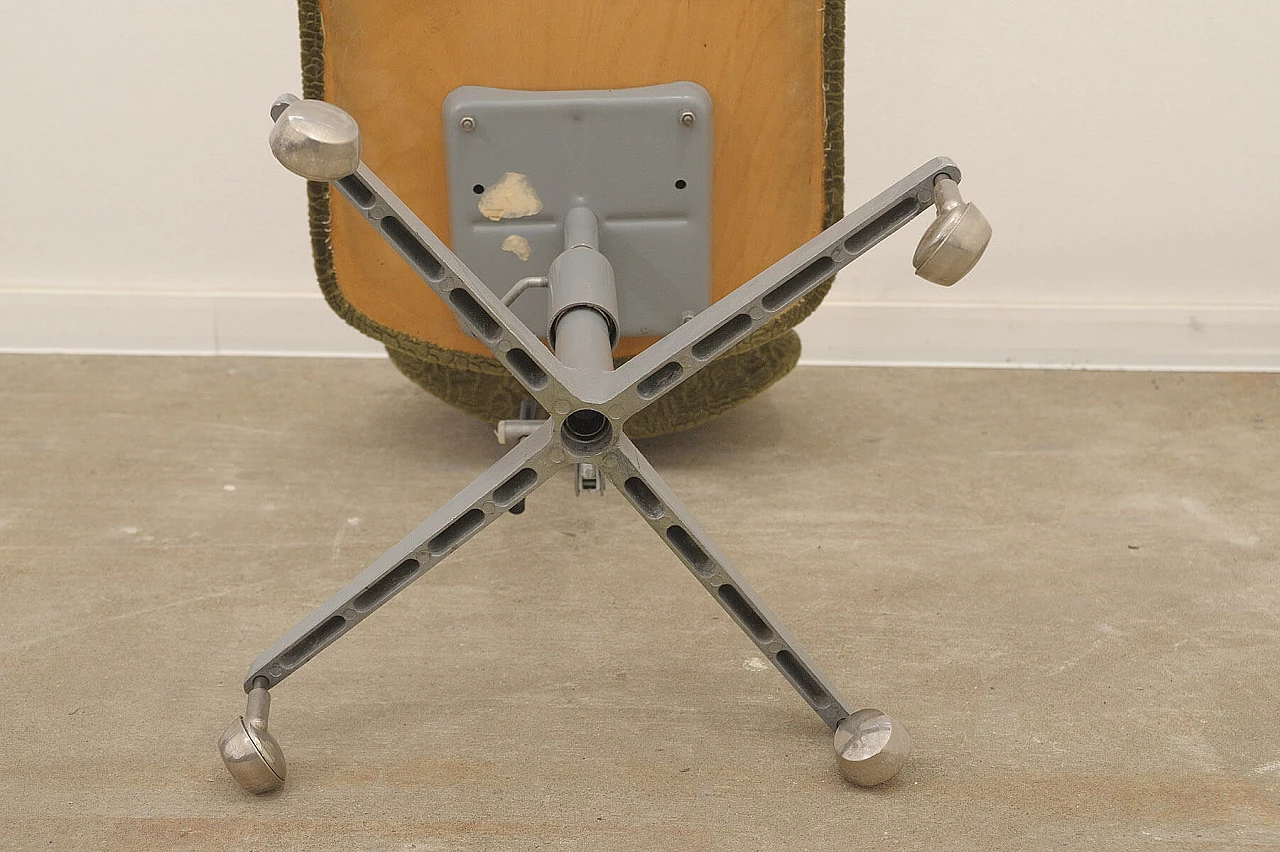 Plastic, fabric and iron swivel chair by Kovona, 1950s 23