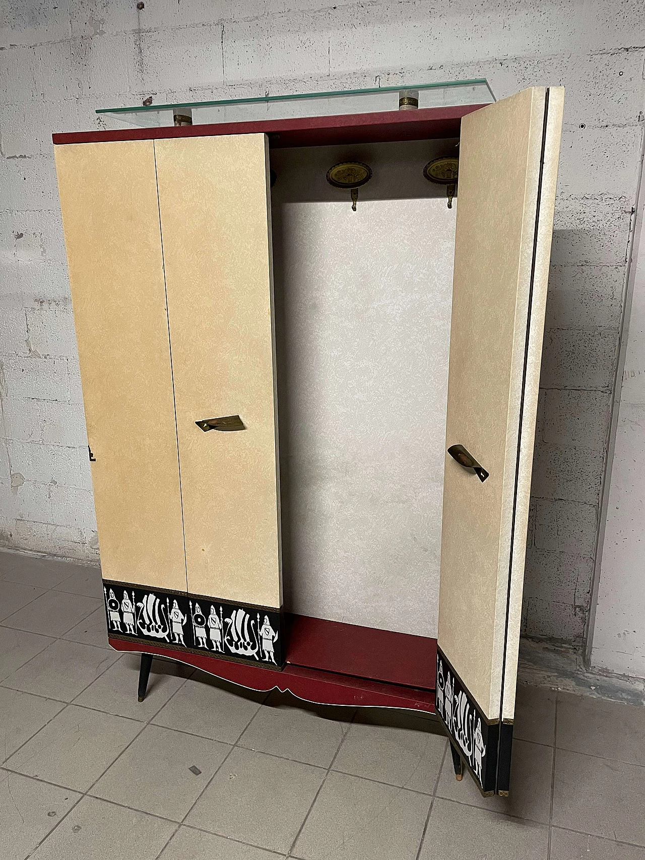 Guardaroba da ingresso in legno rivestito in skai, anni '50 7