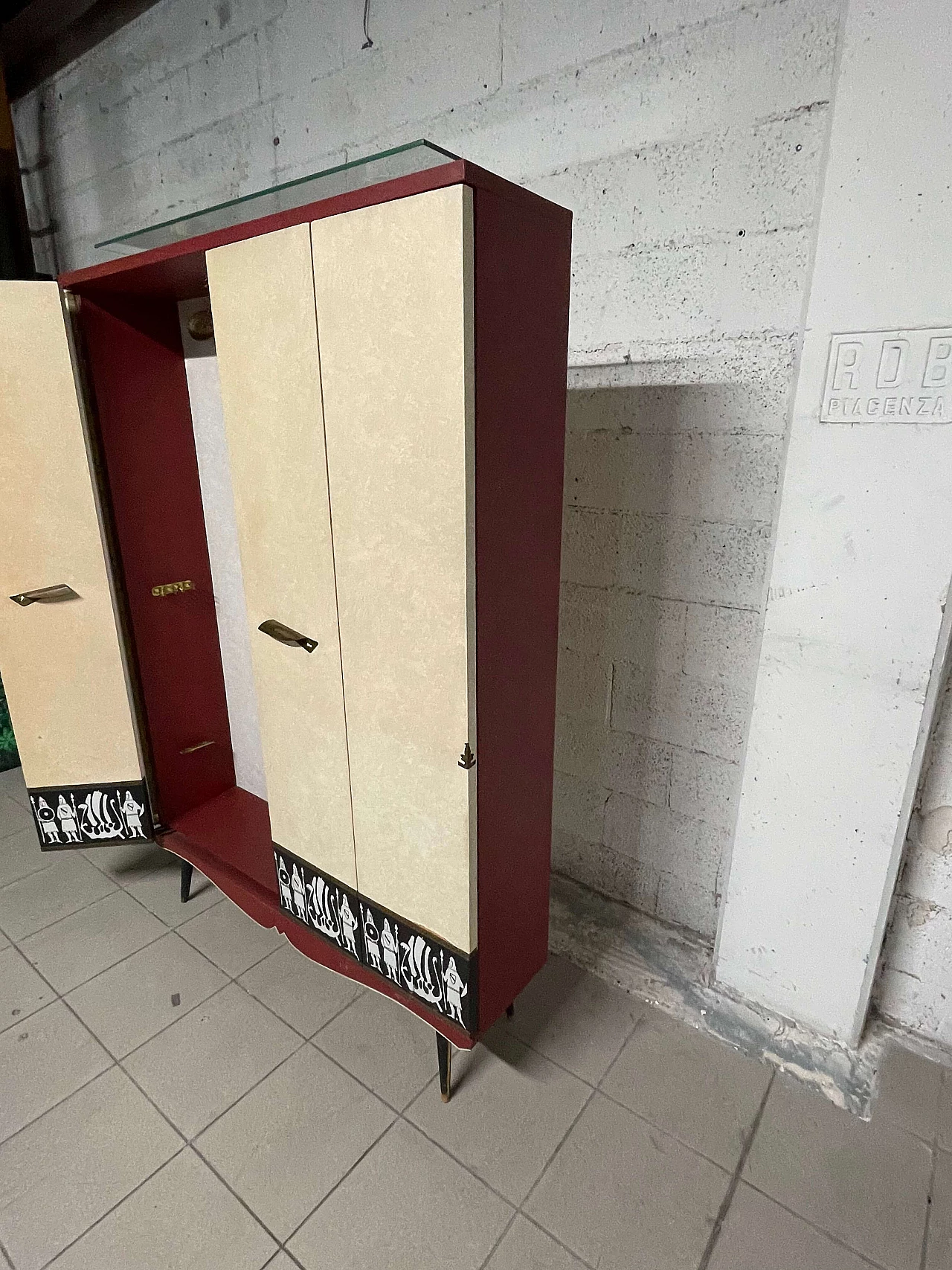 Guardaroba da ingresso in legno rivestito in skai, anni '50 12