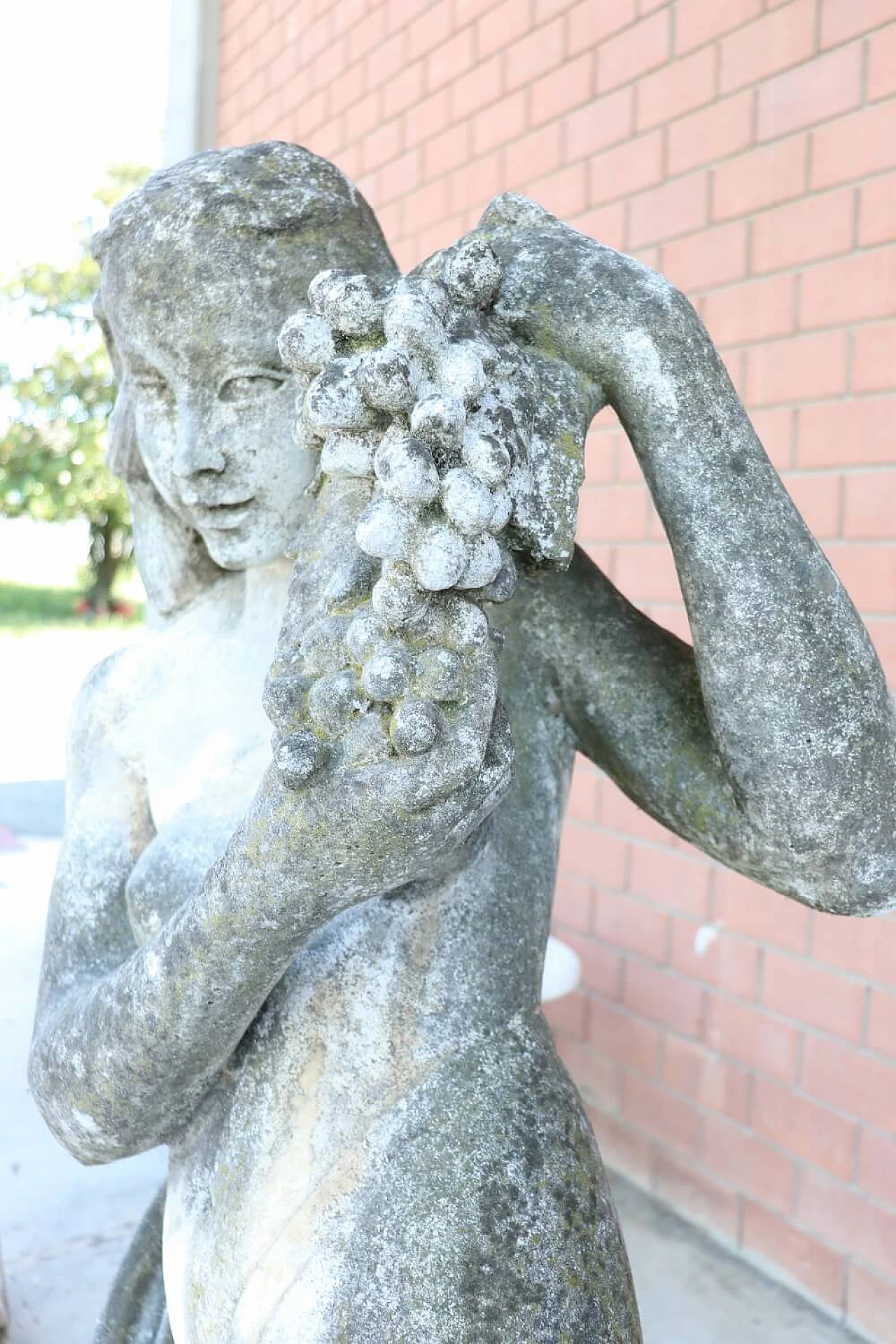 L'autunno, statua da giardino in pietra e polvere di marmo, anni '20 14