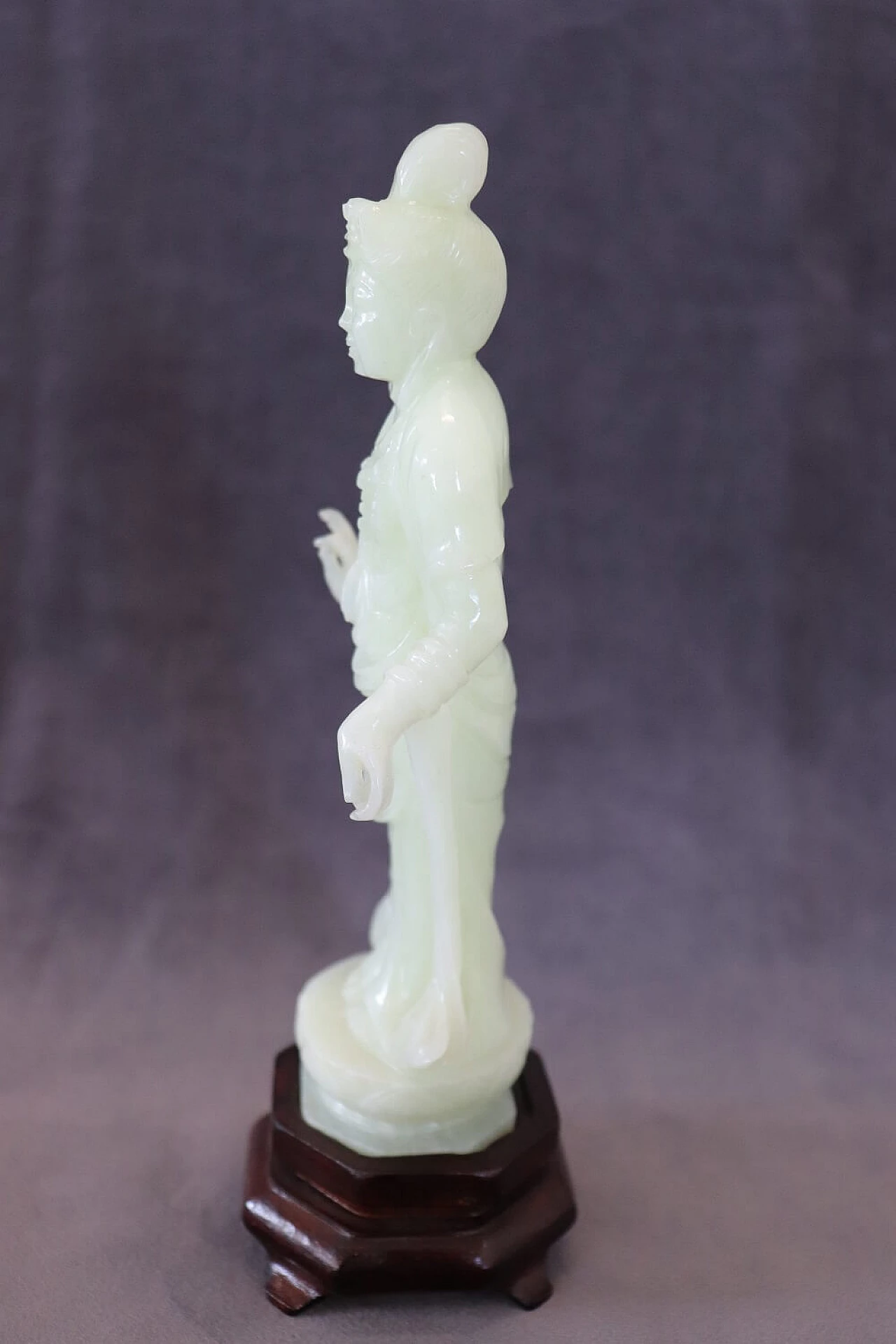 Carved jade Buddha, 1950s 7