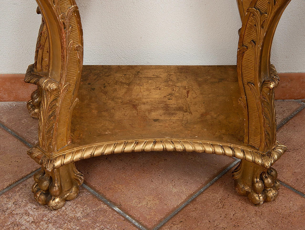 Louis XV console table in gilded and carved wood, late 18th century 4