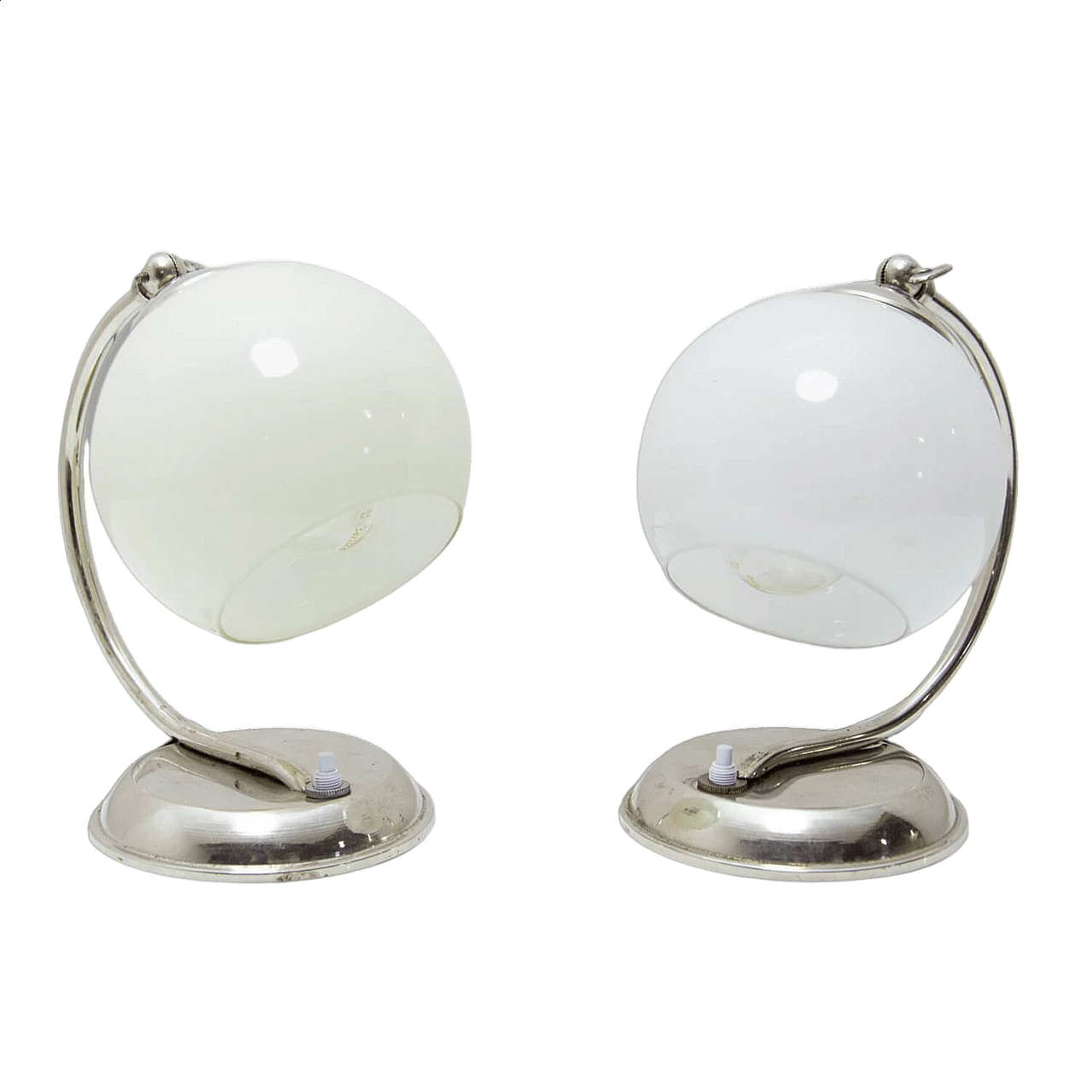 Coppia di lampade da tavolo boeme in metallo cromato e vetro, anni '30 22