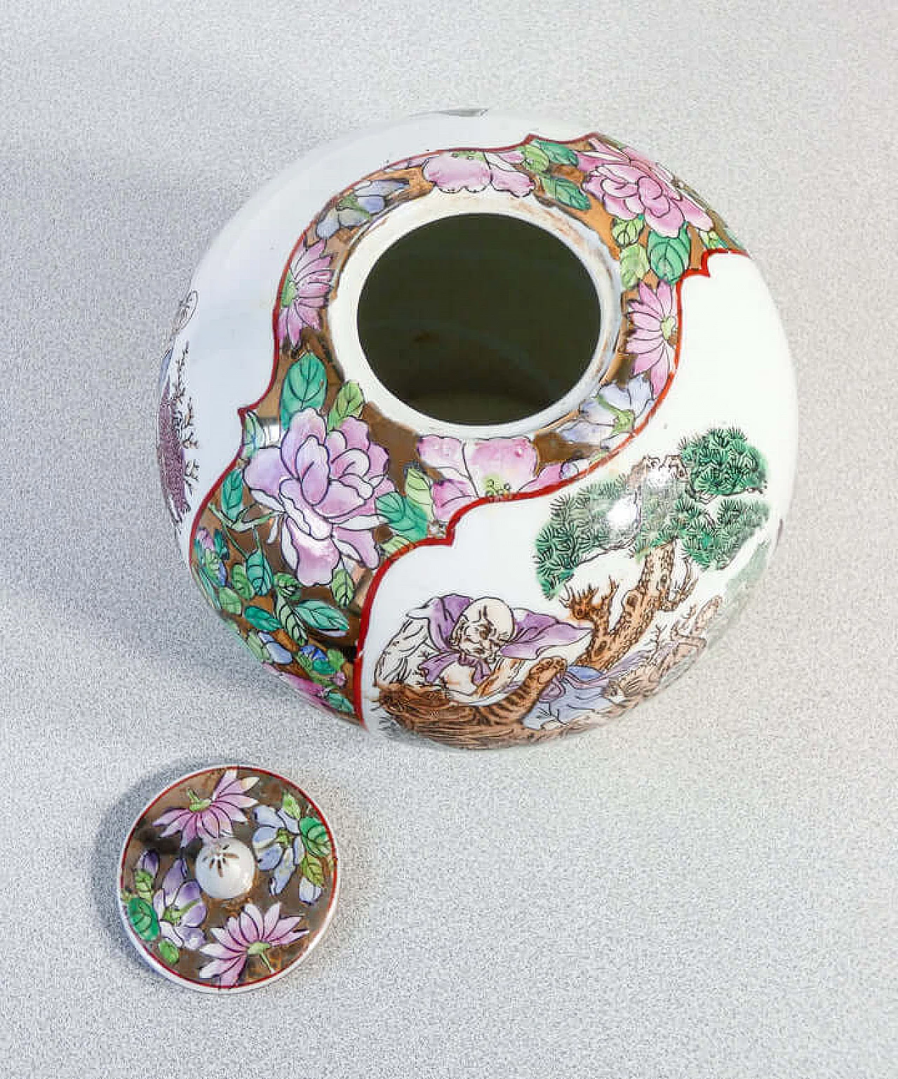 Vaso cinese Qianlong Nian Zhi in ceramica e smalti policromi 3