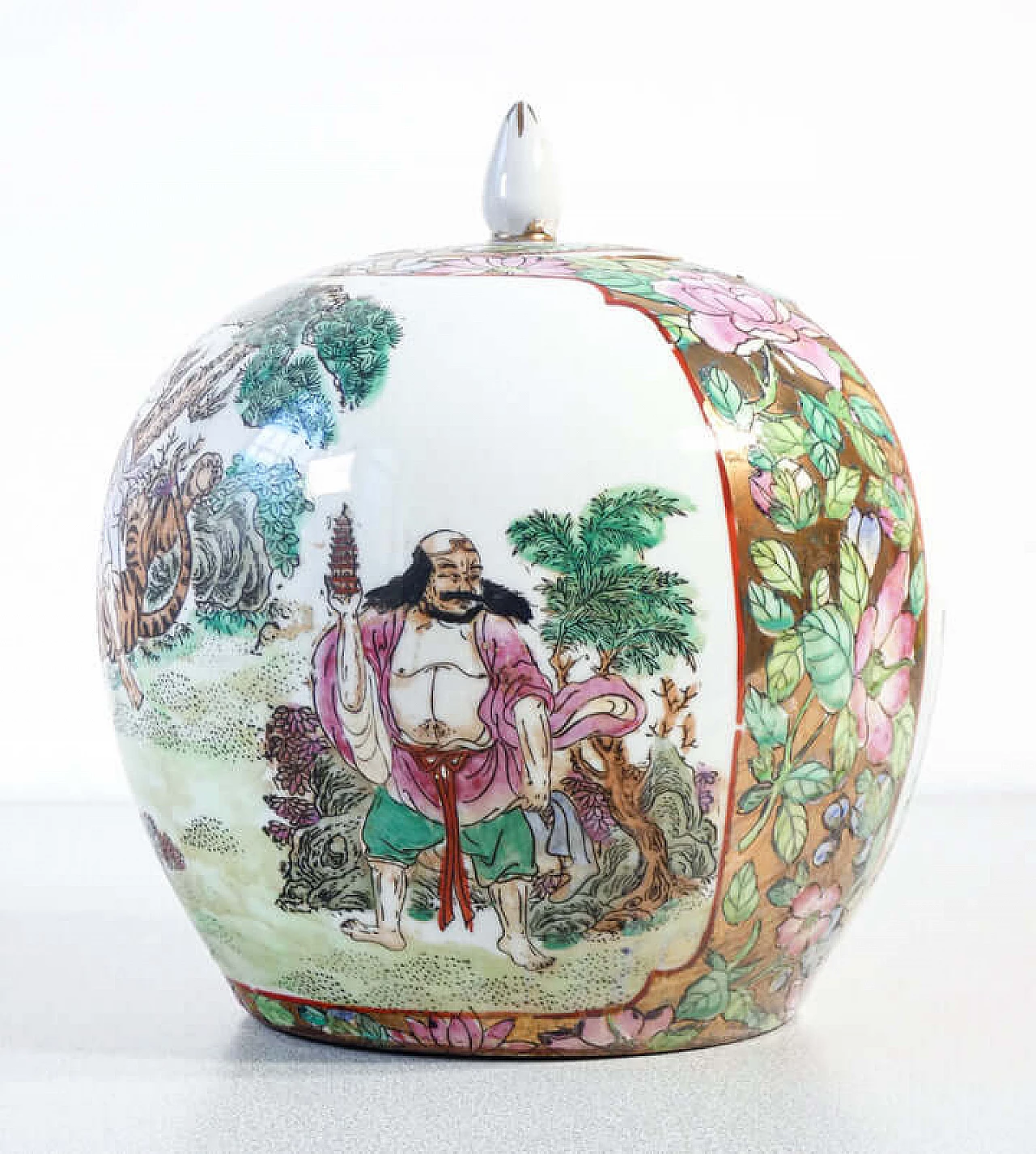 Vaso cinese Qianlong Nian Zhi in ceramica e smalti policromi 4