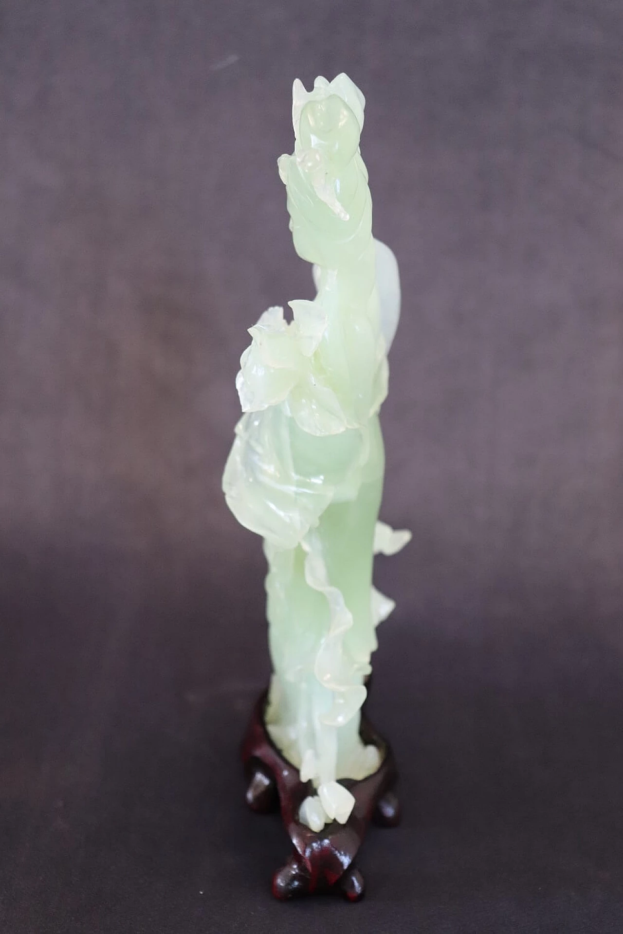 Chinese carved jade geisha sculpture with wood base 5