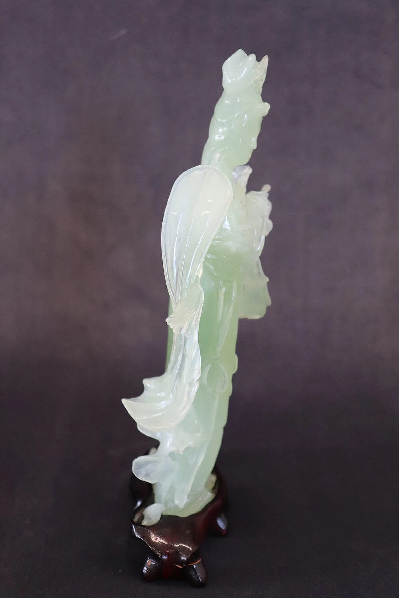 Chinese carved jade geisha sculpture with wood base 8