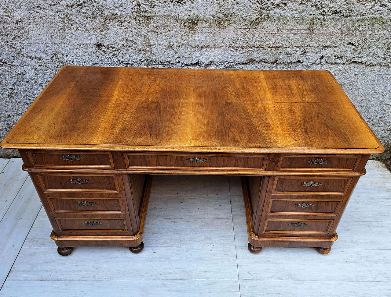 Walnut desk with drawers, 19th century 3