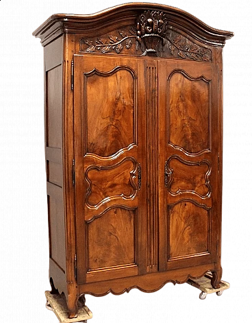 Louis XV wardrobe in walnut and cherry, 18th century