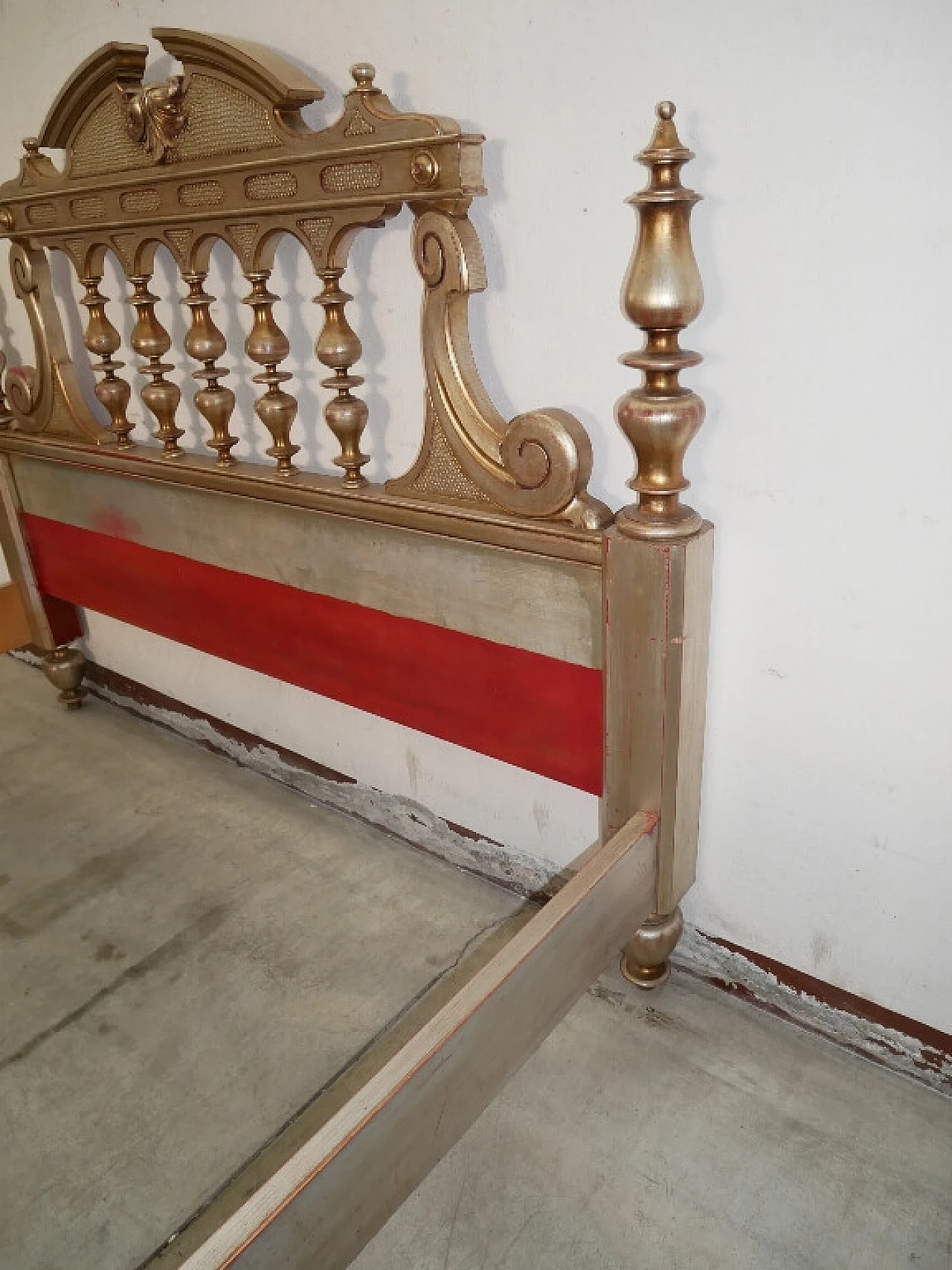 Double bed in mecca gilded wood, 1970s 7