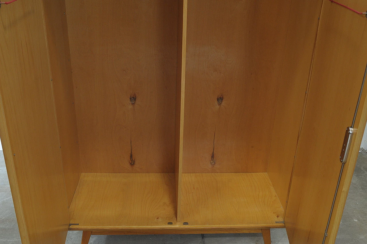 Armadio in faggio e compensato di Bohumil Landsman per Jitona, anni '70 4