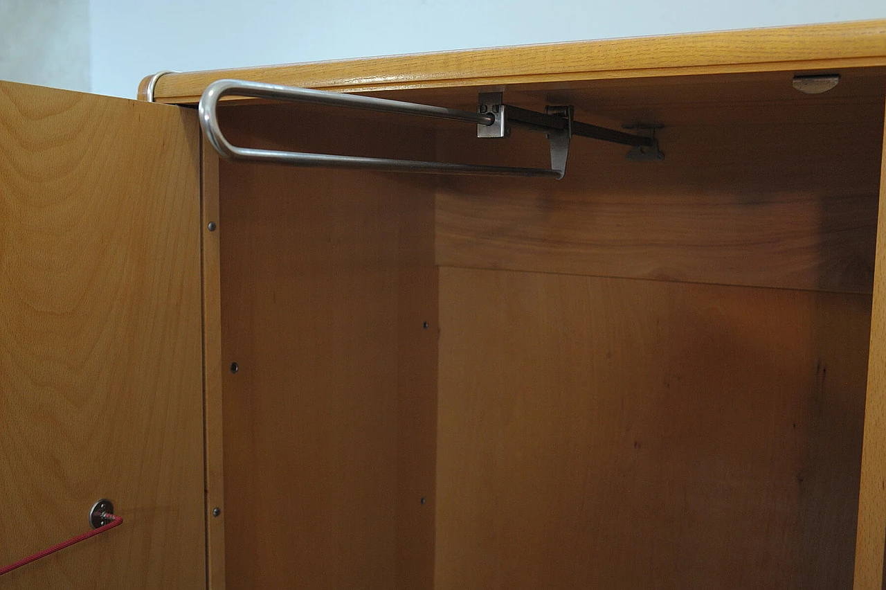 Armadio in faggio e compensato di Bohumil Landsman per Jitona, anni '70 6
