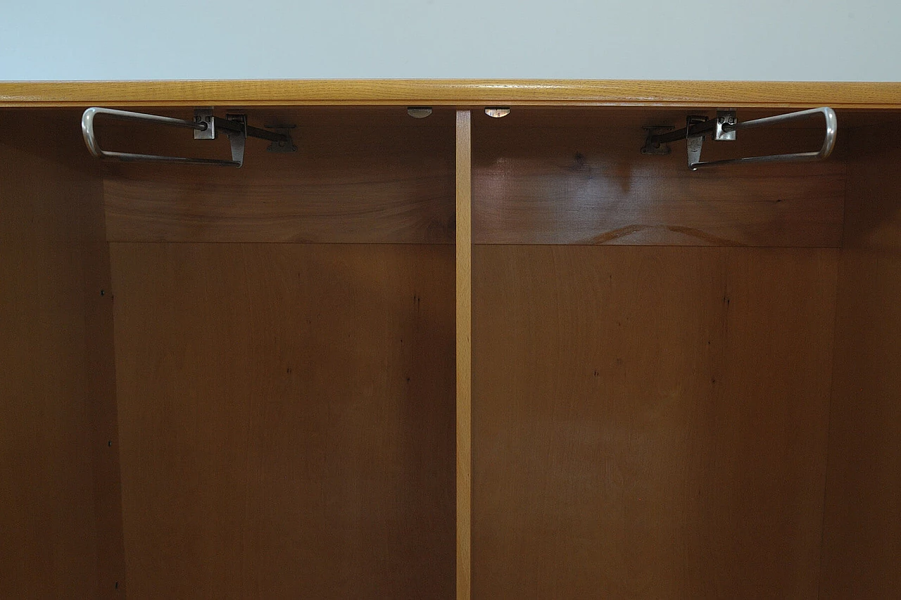 Armadio in faggio e compensato di Bohumil Landsman per Jitona, anni '70 7
