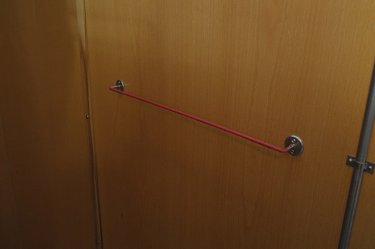 Armadio in faggio e compensato di Bohumil Landsman per Jitona, anni '70 8