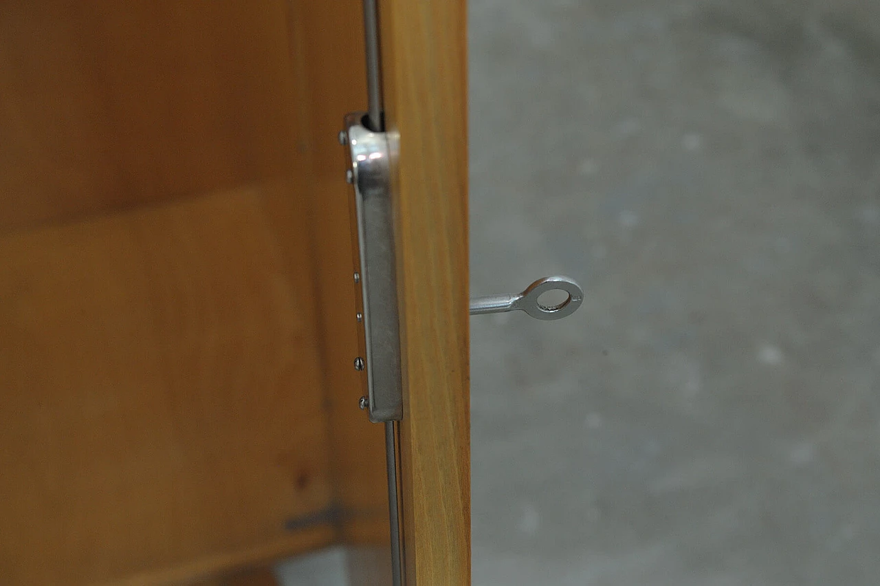 Armadio in faggio e compensato di Bohumil Landsman per Jitona, anni '70 9