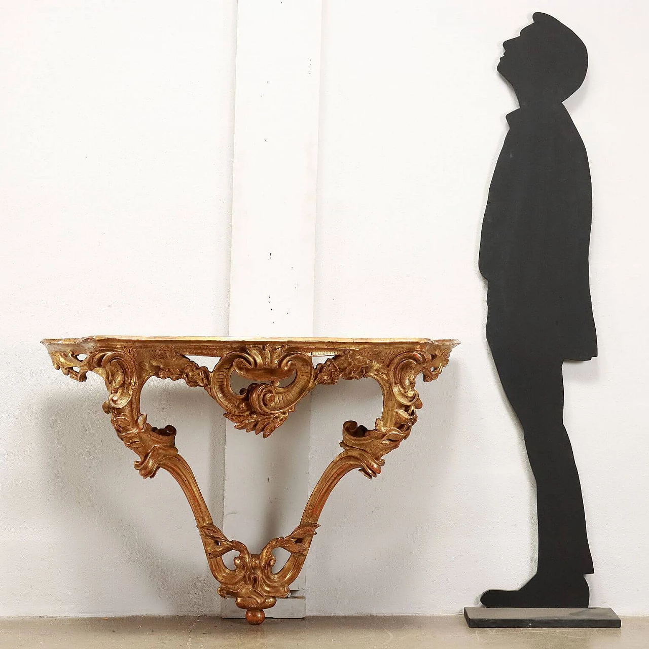 Drop-shaped console table in carved and gilded wood with curved legs, 19th century 2
