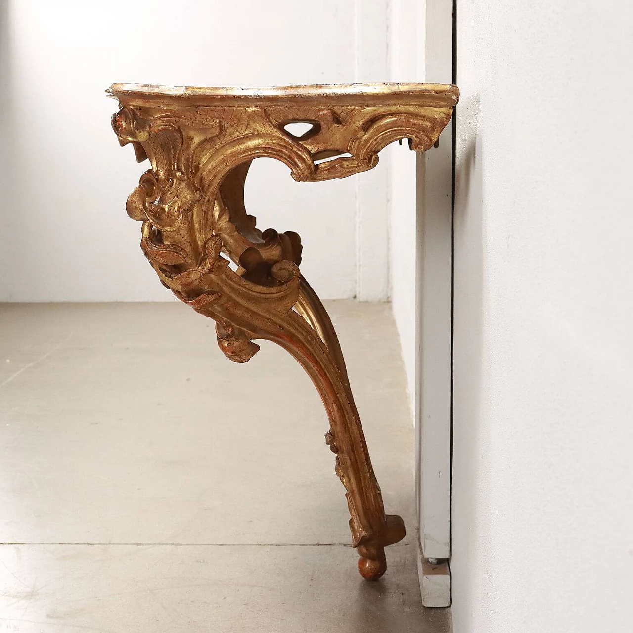 Drop-shaped console table in carved and gilded wood with curved legs, 19th century 10