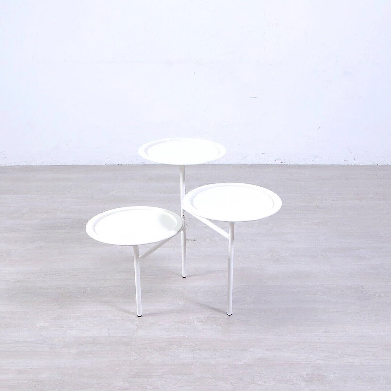 Tavolino Calder acciaio bianco tre piani di K Grcic per Driade, anni '90 4