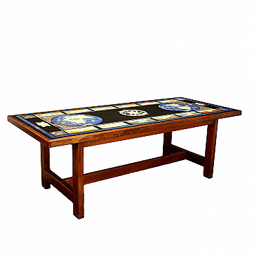 Tavolo in legno con piano in scagliola