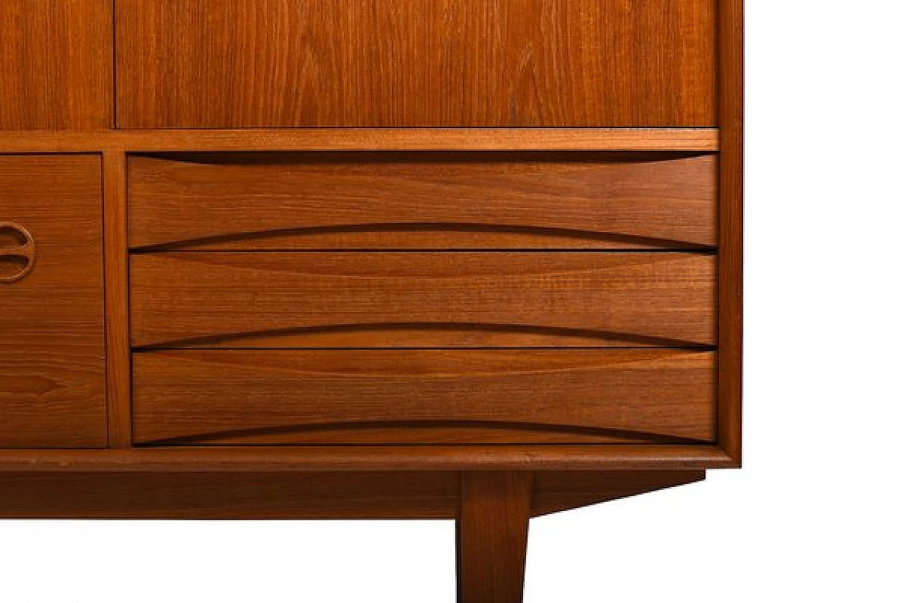 Credenza in teak attribuita a Niels Clausen per N. C. Møbler, anni '60 8