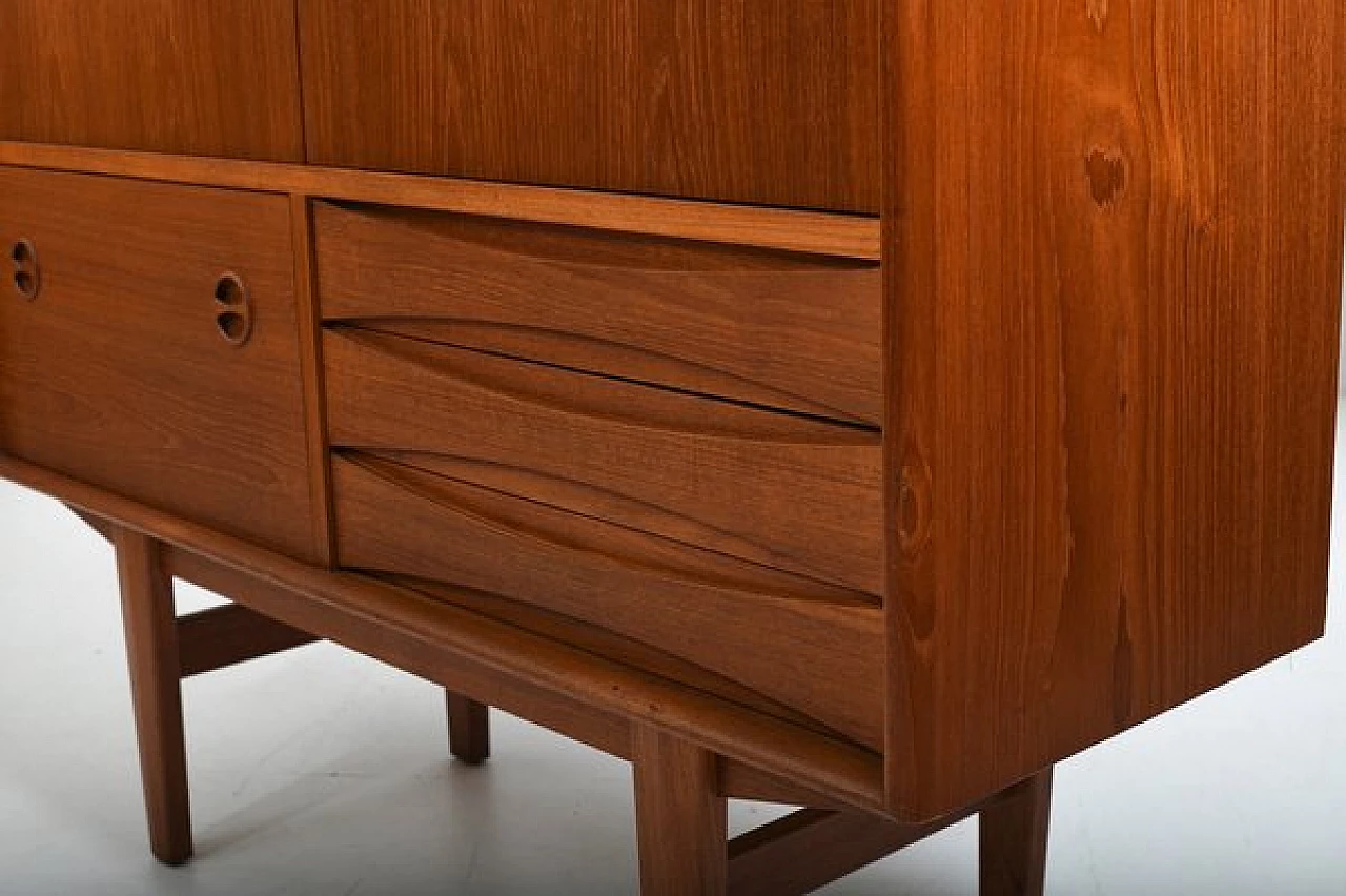 Credenza in teak attribuita a Niels Clausen per N. C. Møbler, anni '60 11