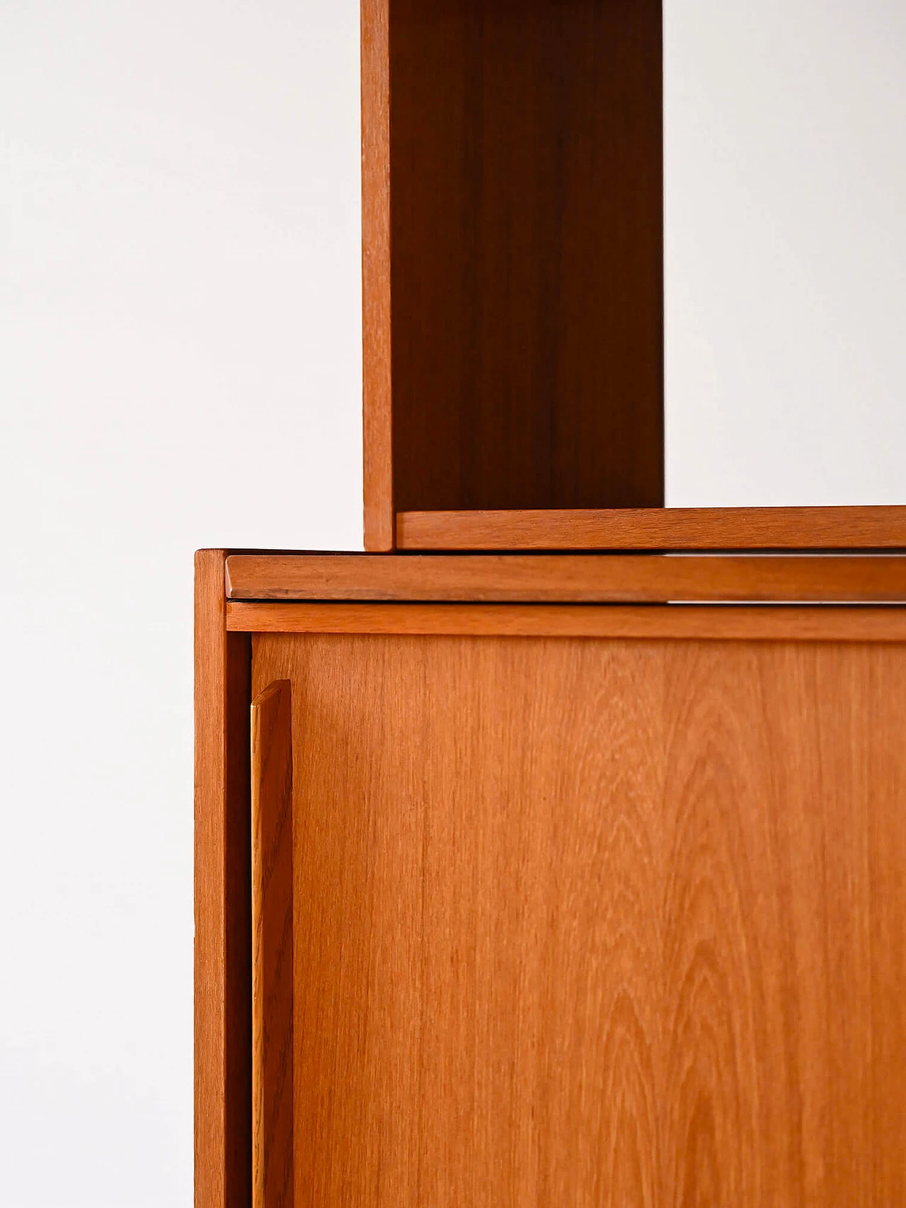 Libreria svedese in legno con scrittoio estraibile, anni '60 10