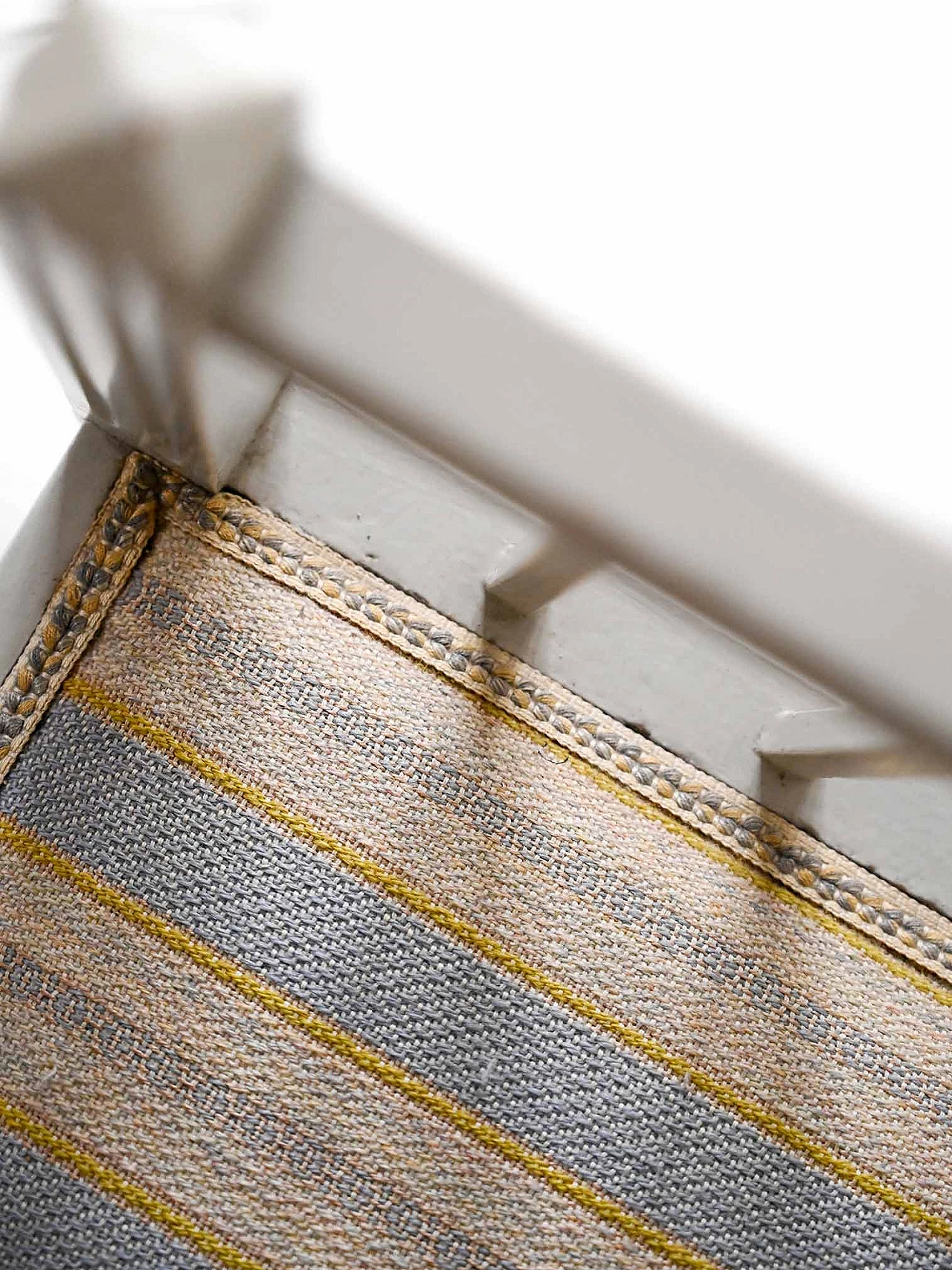 Coppia di poltrone svedesi in legno bianco e tessuto a righe, anni '70 5