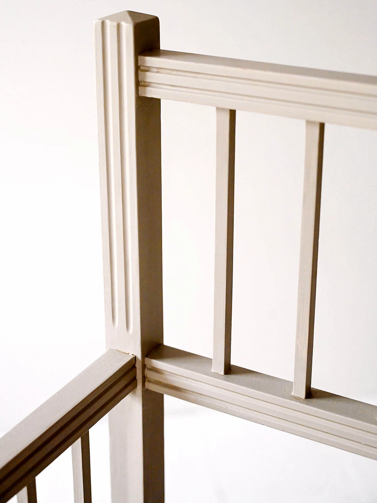 Coppia di poltrone svedesi in legno bianco e tessuto a righe, anni '70 6