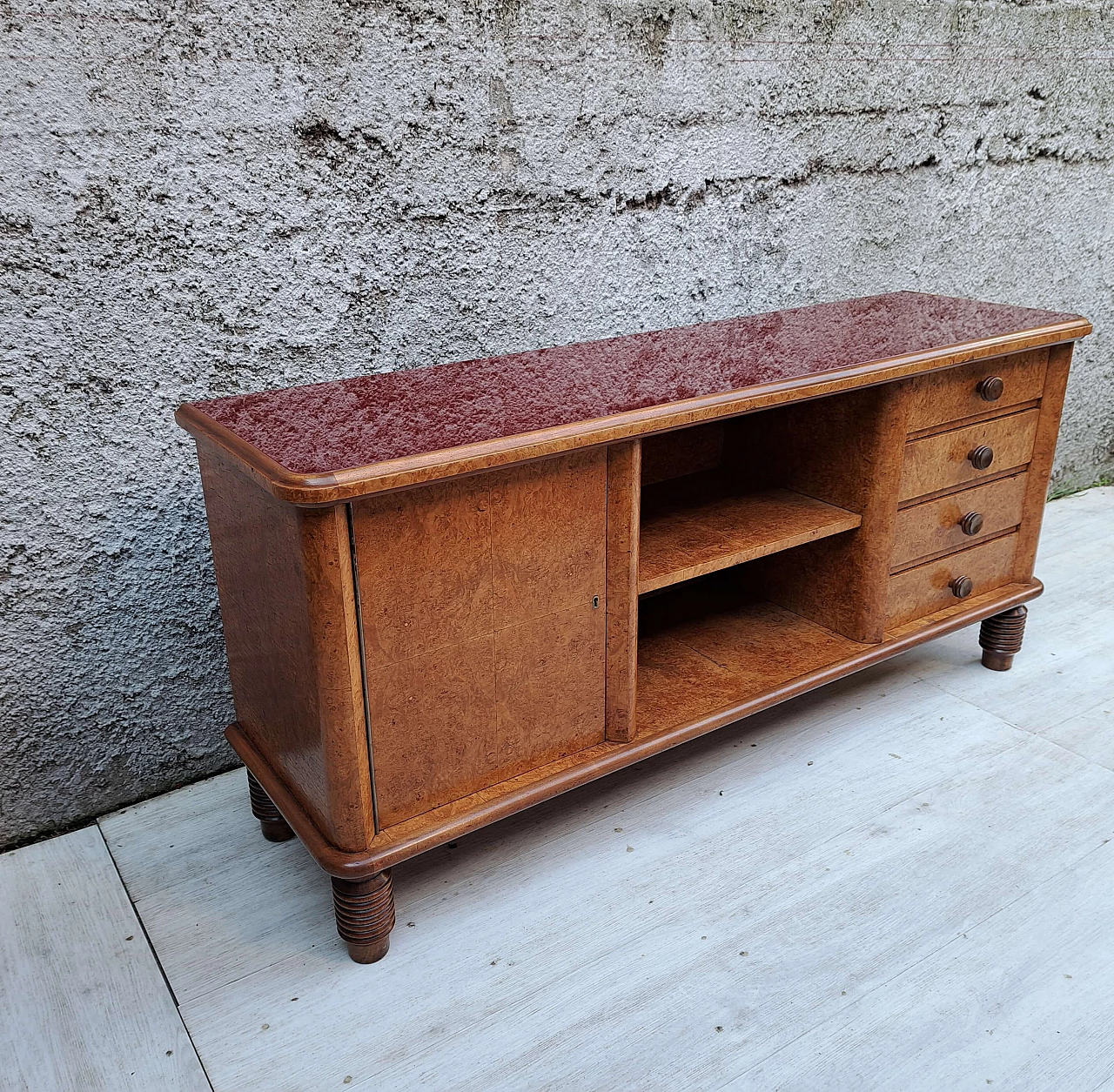 Credenza Art Déco in radica con piano in vetro bordeaux, anni '30 3