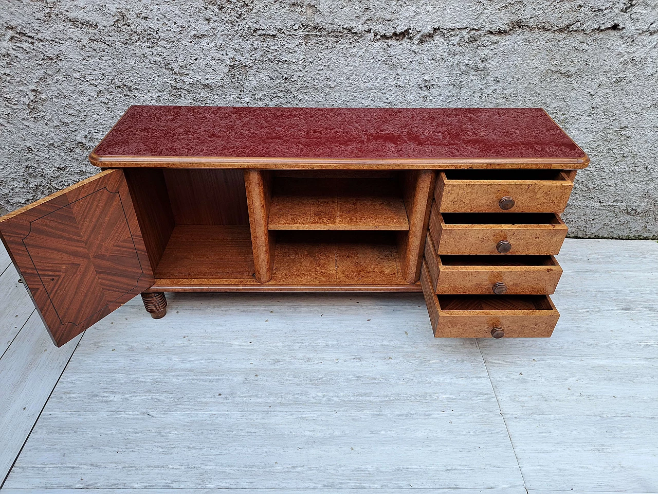 Credenza Art Déco in radica con piano in vetro bordeaux, anni '30 5