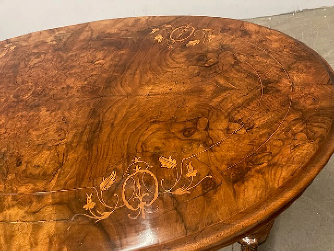 Walnut and burl coffee table with maple inlays, 19th century 2