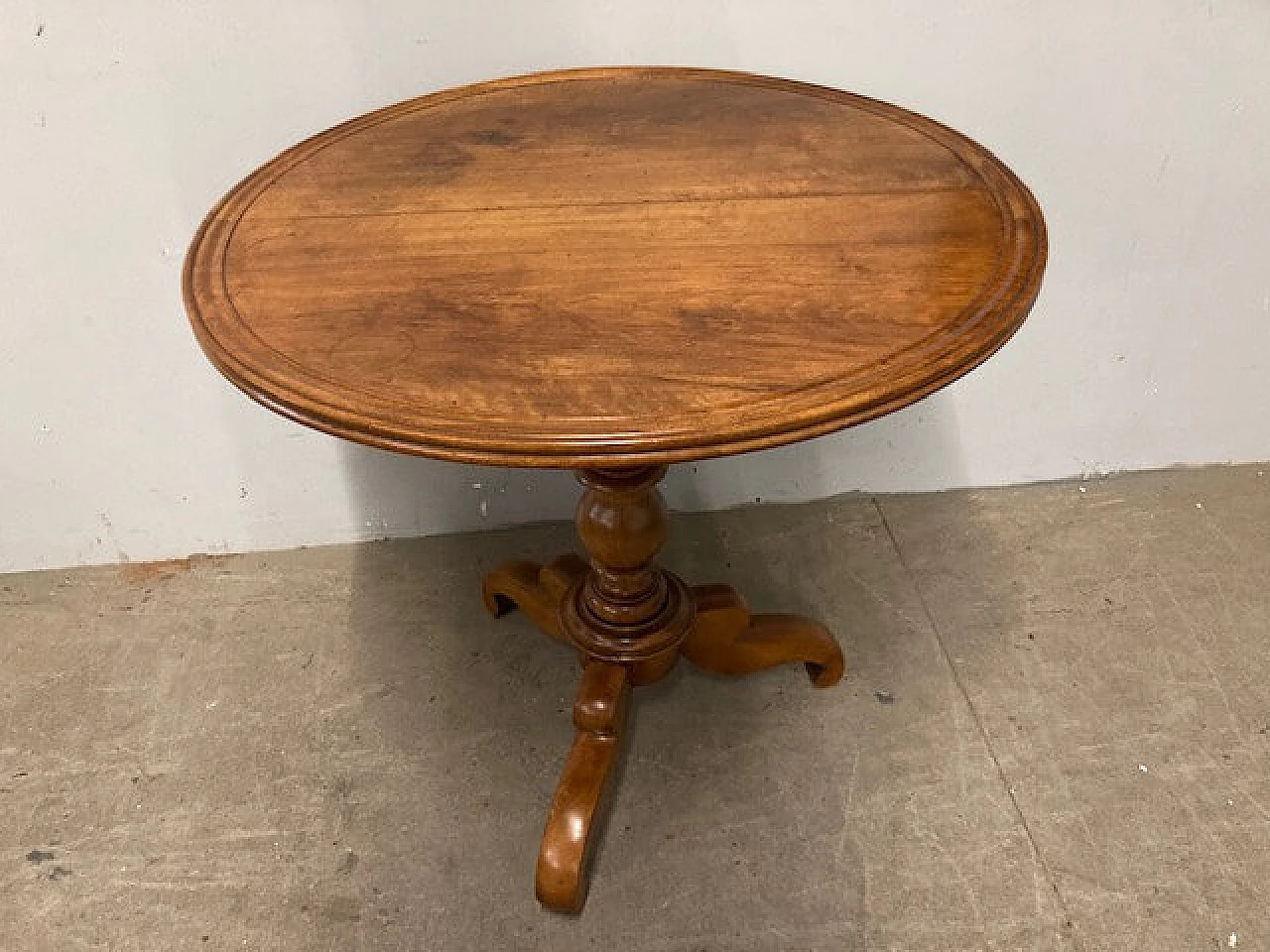 Louis Philippe round solid walnut table, mid-19th century 1