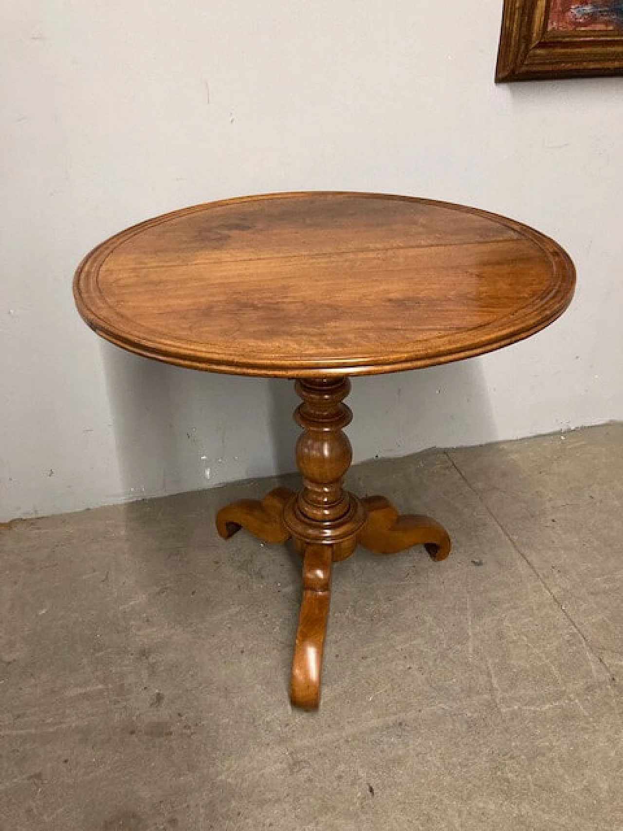 Louis Philippe round solid walnut table, mid-19th century 2